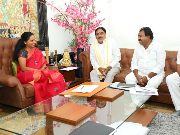Errabelli, Srinivas goud Friendly meet of MP kavitha..! Says development only the aim..!! Errabelli, Srinivas goud Friendly meet of MP kavitha..! Says development only the aim..!!