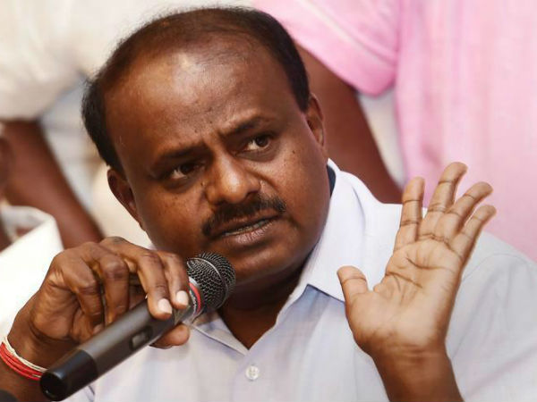 దాడులు-సీట్ల లెక్కల్లో యడ్డీ బిజీ