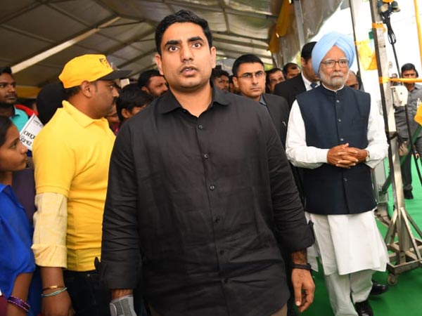 రాజీనామా చేశారు