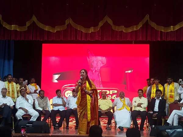 కేంద్రం, వైసీపీ అడ్డుపడుతోంది
