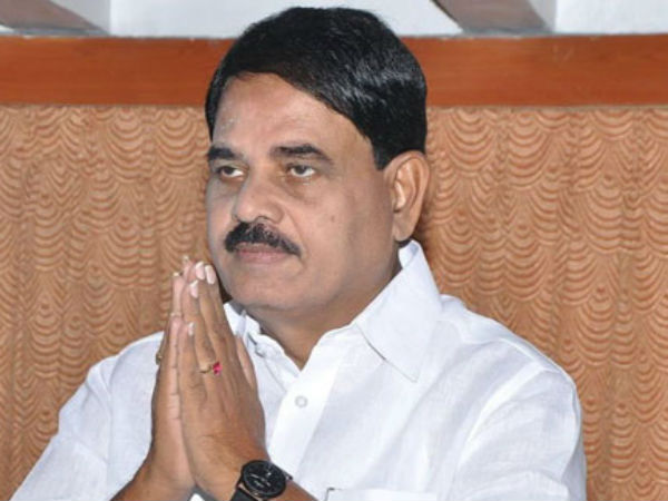 పుట్టపర్తి రాజకీయాల్లో పరిటాల కుటుంబం జోక్యం..