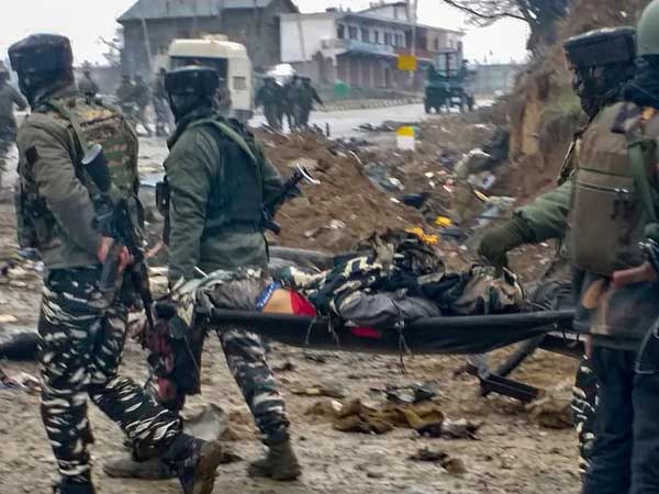 Pulwama attack: NIA probes 15-km span, calls from Pakistan Pulwama attack: NIA probes 15-km span, calls from Pakistan