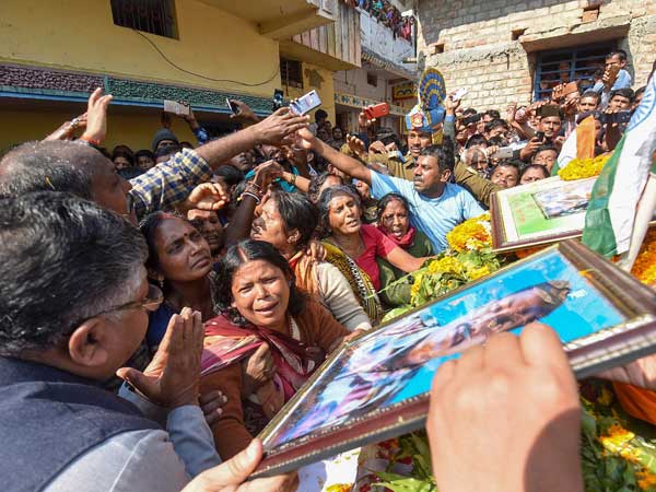 Pulwama Updates .. Veeruda Salam .. Veera Jawans For Indian Tear Tribute Pulwama Updates .. Veeruda Salam .. Veera Jawans For Indian Tear Tribute