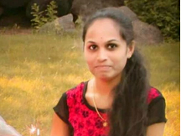 Ravali, the woman who was set on fire by a stalker today Ravali, the woman who was set on fire by a stalker today
