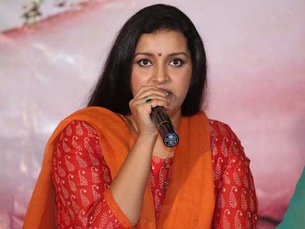 Renu Desai as Sakshi anchor : Pawan Kalyan in same district Renu Desai as Sakshi anchor : Pawan Kalyan in same district