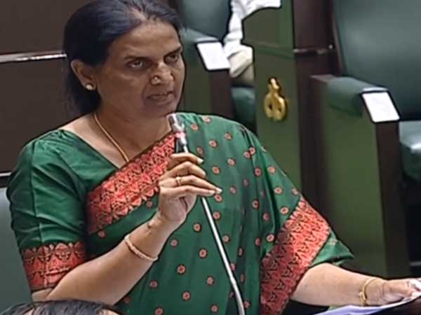 సబితమ్మ టార్గెట్ గా కేసీఆర్ నిర్ణయం .. సబితా టీఆర్ఎస్ లో చేరేందుకు ఆసక్తి