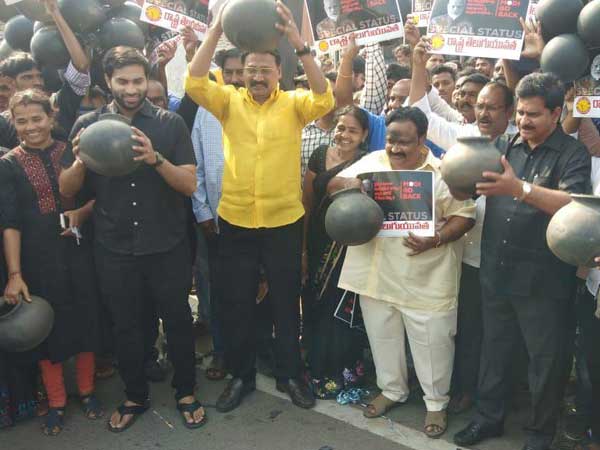 విపక్షాలం కలిసి మోడీని గద్దె దింపుతాం
