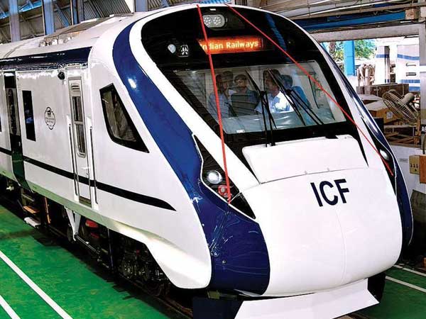 Indias fastest train, Vande Bharat express, breaks down day after launch Indias fastest train, Vande Bharat express, breaks down day after launch