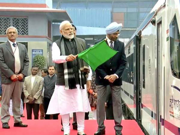 సాదా సీదాగా ప్రారంభ కార్యక్రమం..