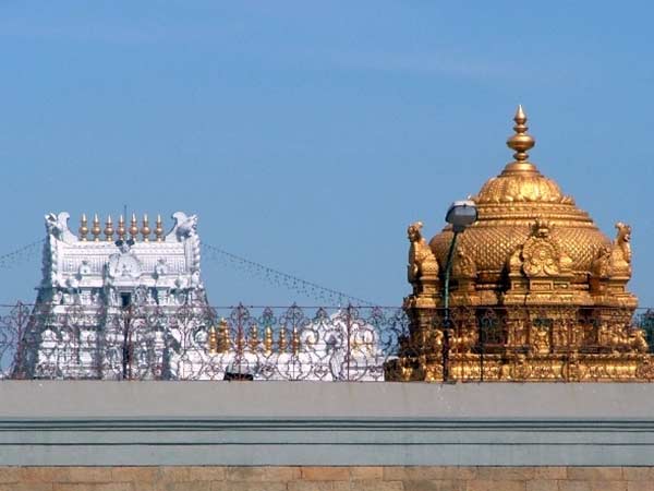 ఇంటి దొంగలేనా?.. దర్యాప్తు ముమ్మరం