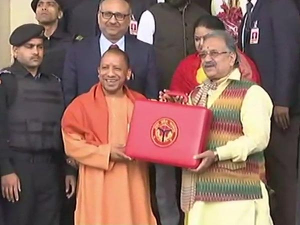 UP Budget: Yogi govt allocates nearly Rs 450 crore for gaushalas UP Budget: Yogi govt allocates nearly Rs 450 crore for gaushalas