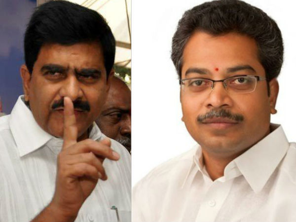 డబ్బుల కవర్లతో వైసీపీ నేత వెళ్లారని ఆరోపణ