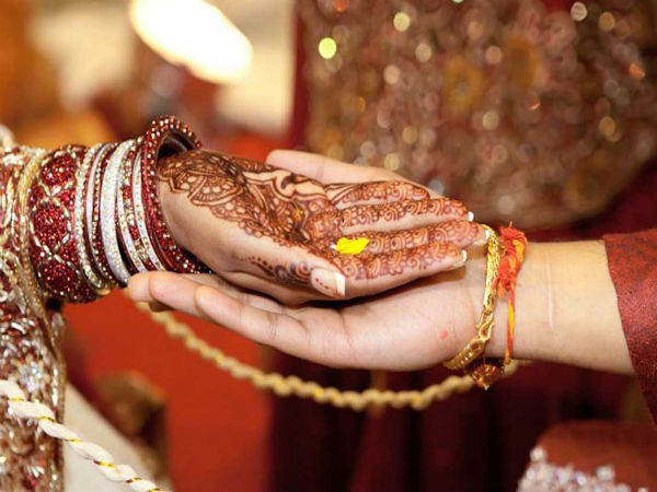 Surat couple cancels wedding reception, to donate 11 lakh to families of martyred soldiers Surat couple cancels wedding reception, to donate 11 lakh to families of martyred soldiers