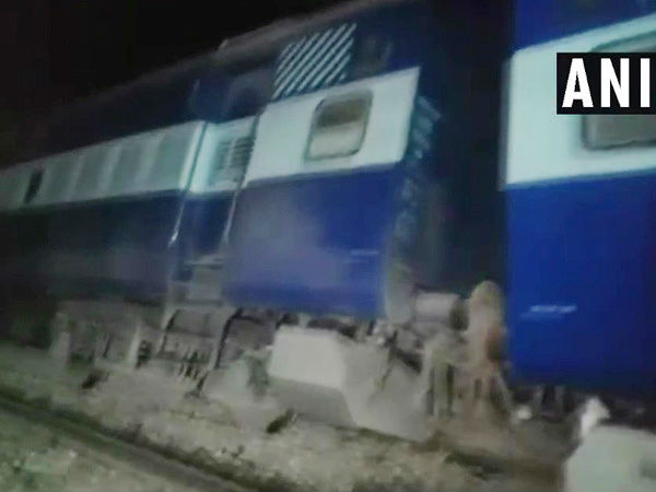 Bihar: Nine bogies of Seemanchal Express derail near Sahadai Buzurg Bihar: Nine bogies of Seemanchal Express derail near Sahadai Buzurg