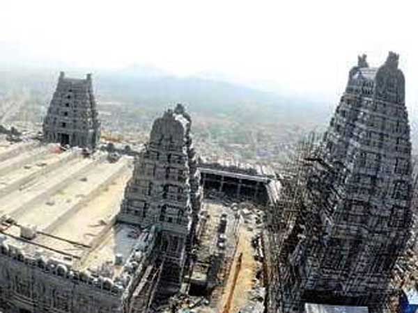 గర్భగుడిపై సువర్ణ తాపడం చేసే పంచతల విమాన గోపురం