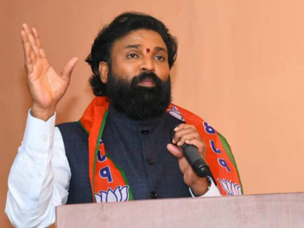 గాలి బ్రదర్స్ దెబ్బ