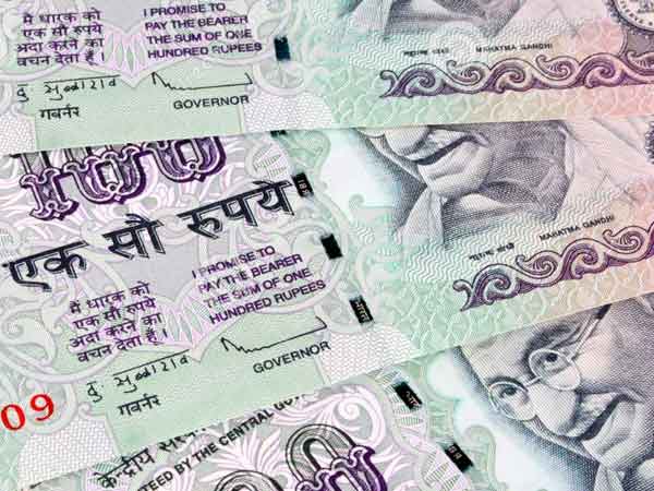 Hawala racket busted, Rs 70 lacs seized Hawala racket busted, Rs 70 lacs seized