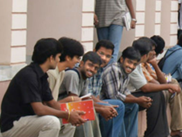 వచ్చి రావడంతో .. అరెస్ట్ చేశారు ..