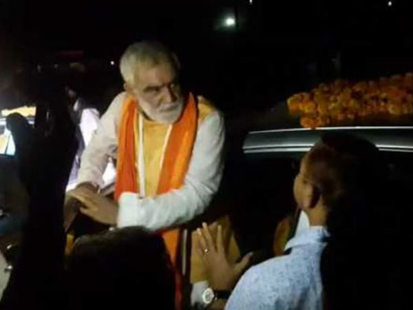 Khabardar : Union Minister Tells Bihar Officer Who Stopped His Convoy Khabardar : Union Minister Tells Bihar Officer Who Stopped His Convoy