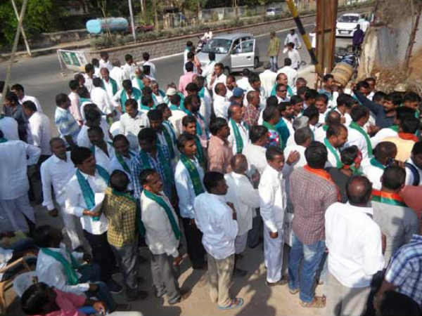 బరిలో ఏడుగురు వివిధ పార్టీల అభ్యర్థులు.. మిగతా అంతా రైతులే