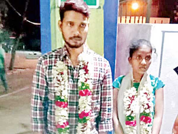 lover cheated, the woman climbs cell tower atlast got married lover cheated, the woman climbs cell tower atlast got married