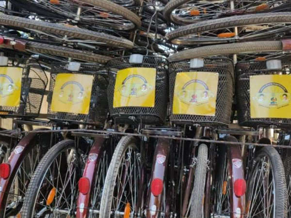 Cycles which is having TDP logo for distrbution in Nellore caught by YSRCP leaders Cycles which is having TDP logo for distrbution in Nellore caught by YSRCP leaders