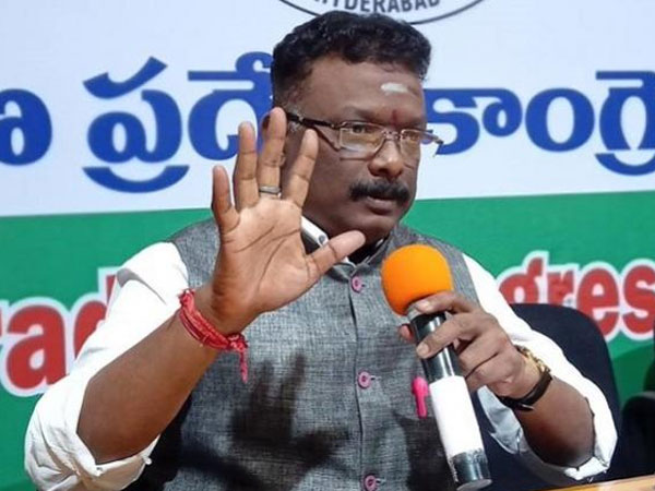 చెల్లని పైసలంటూ కౌంటర్