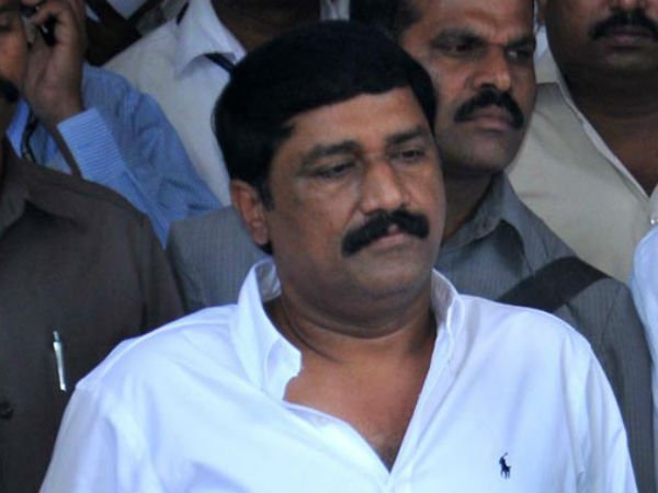 ముందు నుంచే పావులు కదుపుతున్నారా?