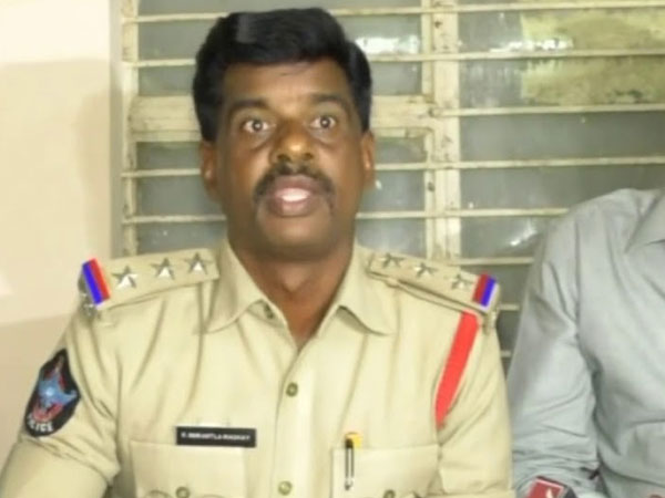 పోటీ నుండి తప్పుకోవాల్సిందేనా..