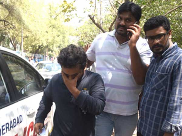 గుగూట్ ప్లే స్టోర్ నుండి సమాచారం..