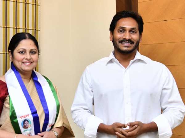 వైసీపిలోకి పోటెత్తిన తారలు..! ఫ్యాన్ గుర్తును ప్రజల్లోకి తీసుకెళ్లేందుకే..!!