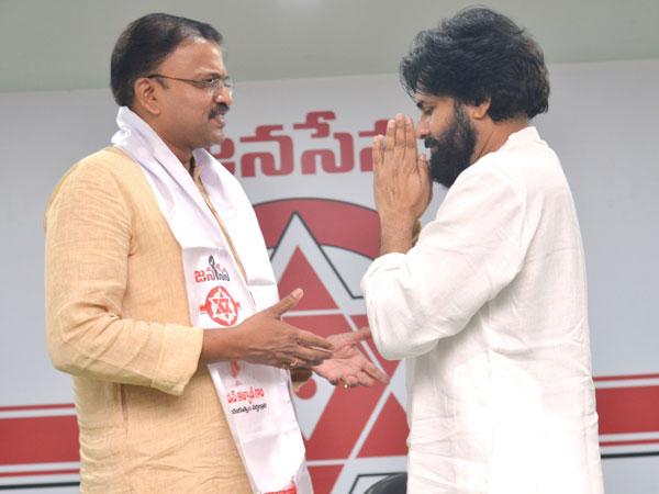 సీమ నుండి ఎంపీగా బరిలోకి..