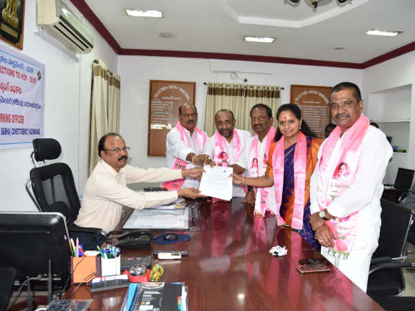 గల్లీలో సేవకులం, ఢిల్లీలో సైనికులం