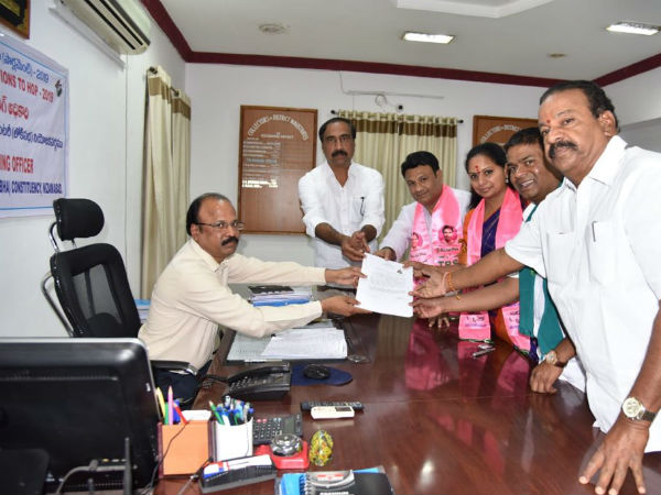 నిధులు, ప్రాజెక్టుల కోసమే ..