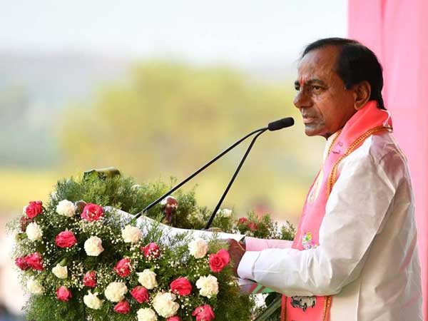 తెలంగాణ సంక్షేమ పథకాలనే కేంద్రం కాపీకొడుతోంది