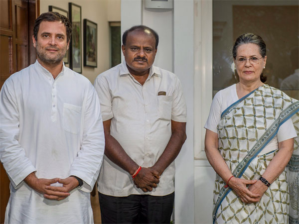 Lok Sabha polls: Congress, JD(S) agree on 20-8 seat sharing formula in Karnataka Lok Sabha polls: Congress, JD(S) agree on 20-8 seat sharing formula in Karnataka