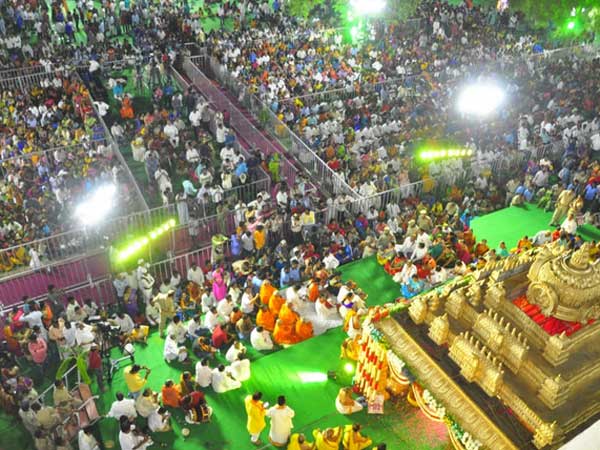 కల్యాణోత్సవంలో పాల్గొన్న అధికారులు.. భక్తులకు అసౌకర్యం కలుగకుండా ఏర్పాట్లు