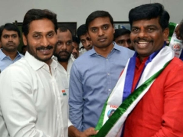 ఎన్నికల సంఘానికి ఫిర్యాదు..