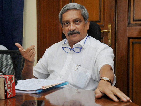 ఆరెస్సెస్ ద్వారా ఎదిగిన పారికర్