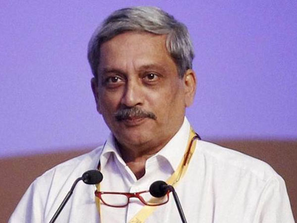 పారికరే సీఎం.. కాదు మార్చాల్సిందే..!