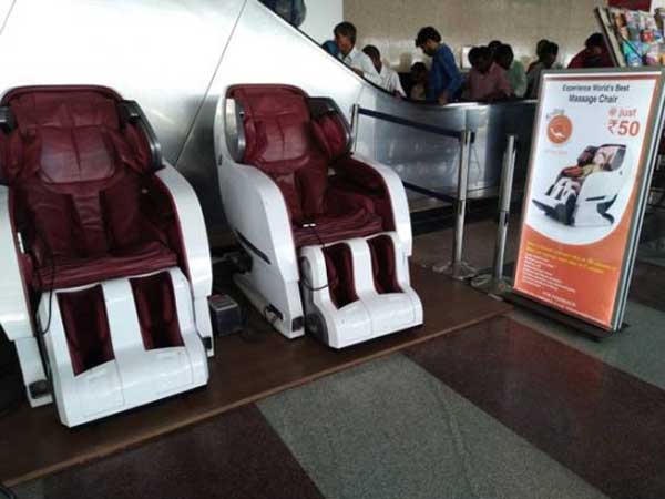 Railway station gets new massage chairs Railway station gets new massage chairs