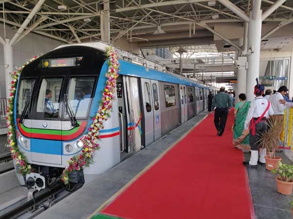 అమీర్ పేట్ హైటెక్ మార్గంలో 9 స్టేషన్లు