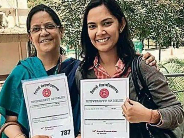 ఒకే రోజు పీహెచ్డీ పూర్తి చేసిన తల్లీ కూతుళ్లు