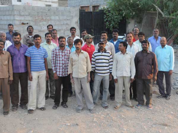 ప్రభుత్వ సాయం కోసం ఎదురుచూపు