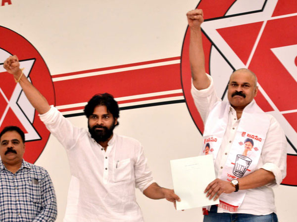 అన్న లోక్సభకు..తమ్ముడు అసెంబ్లీకి..