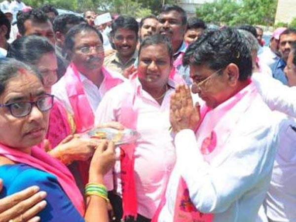 టీడీపీని మర్చిపోలేకపోతున్న నామా