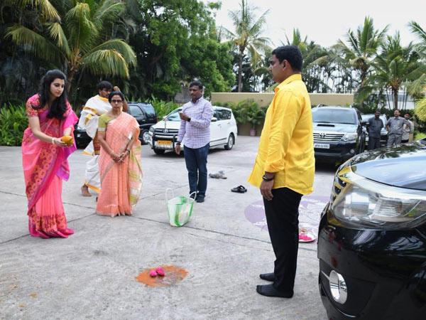 it minister of andhra pradesh submitted his nomination papers at mangalagiri it minister of andhra pradesh submitted his nomination papers at mangalagiri