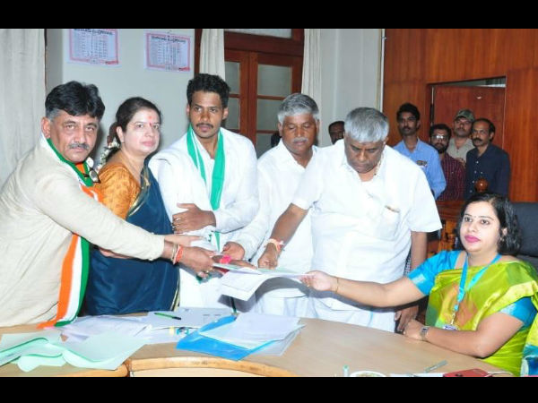 ఓటర్లకు వల