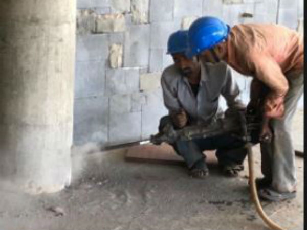 బంగ్లా స్తంభాల్లో బిగించనున్న డైనమైట్లు
