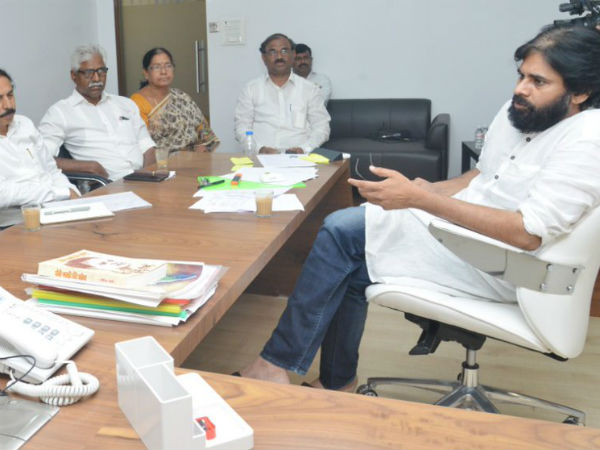 సమీకరణాలే ఆధారంగా..